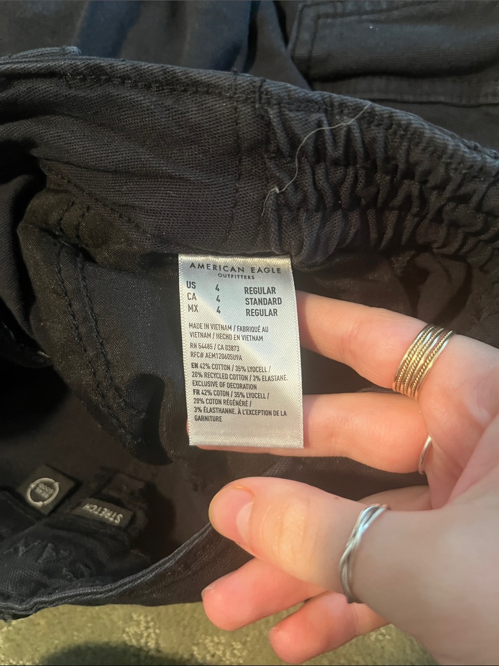 American Eagle Outfitters Black Cargo Pants with Side Pockets - Picture 5 of 5